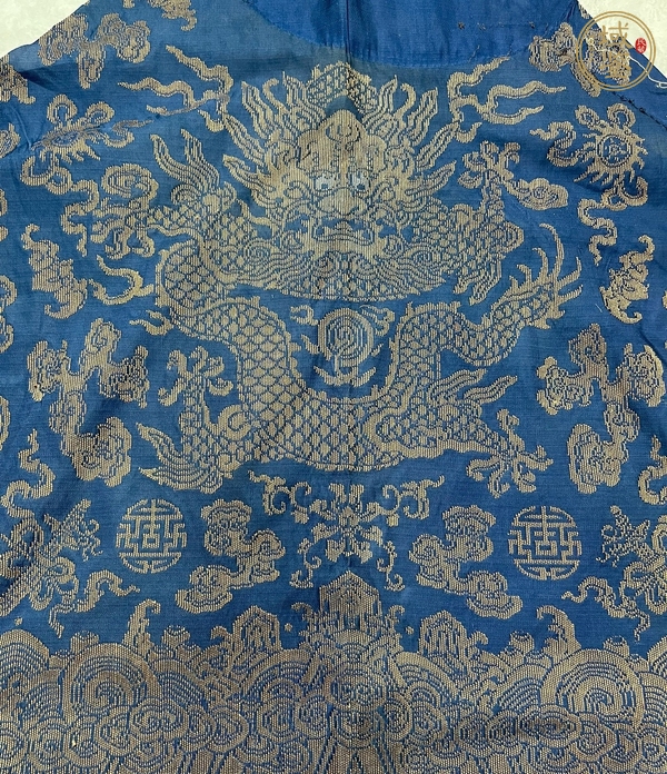 古玩雜項(xiàng)藍(lán)地織錦云龍團(tuán)壽紋刺繡掛屏 真品鑒賞圖