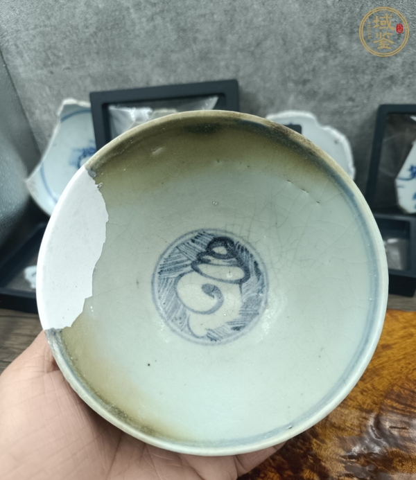 古玩陶瓷青花飛馬紋茶碗真品鑒賞圖