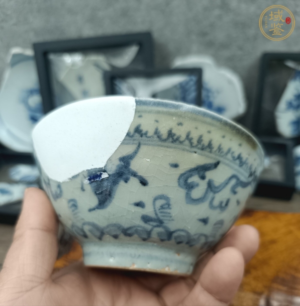 古玩陶瓷青花飛馬紋茶碗真品鑒賞圖