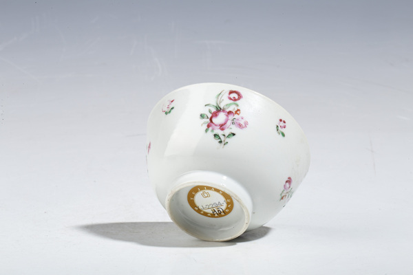 古玩陶瓷清乾隆·粉彩花卉紋杯碟拍賣,當前價格800元