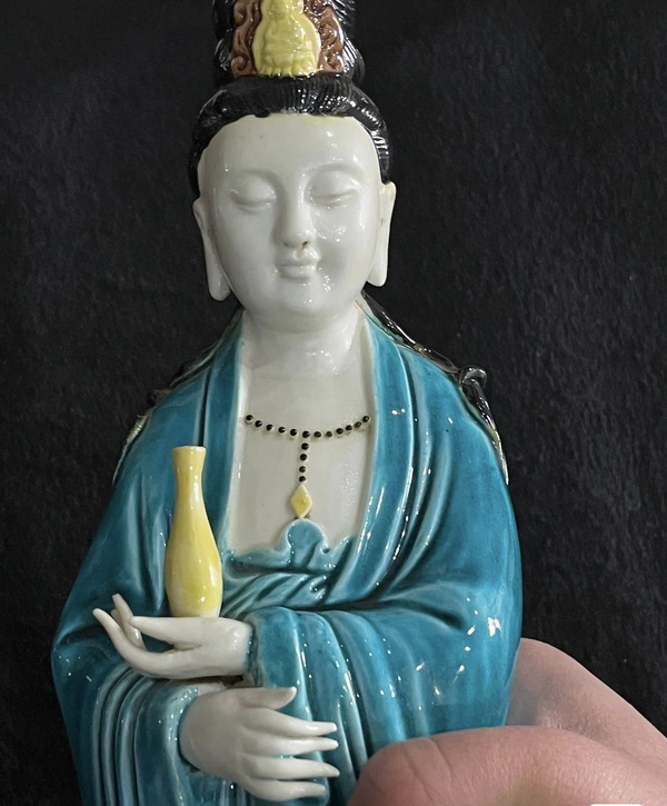 古玩陶瓷孔雀蘭釉觀音像拍賣,當前價格4300元