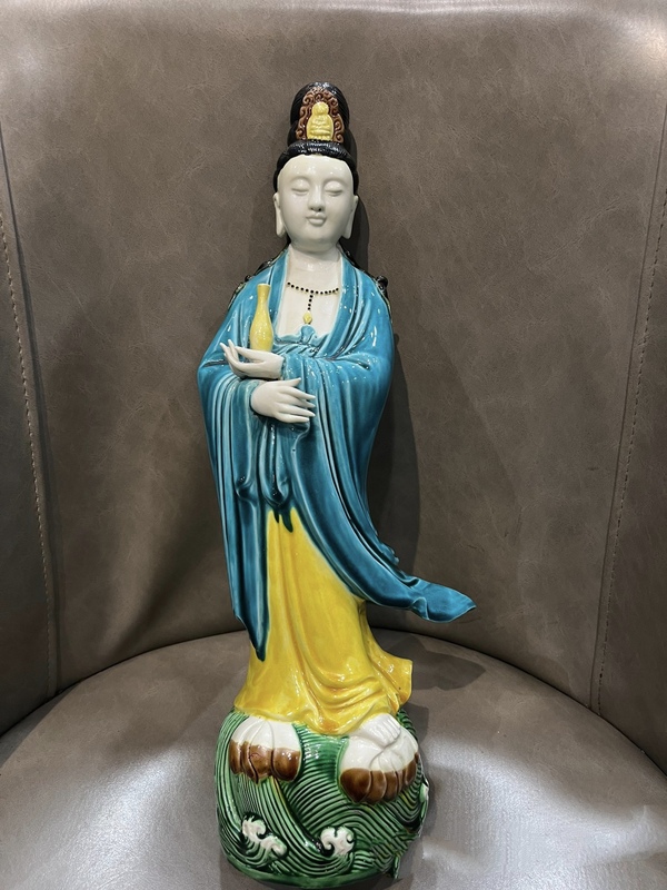 古玩陶瓷孔雀蘭釉觀音像拍賣,當前價格4300元