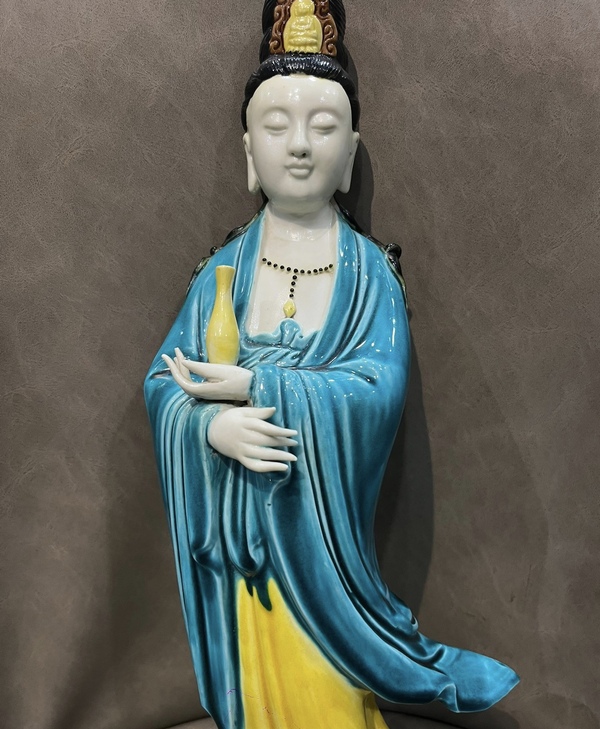 古玩陶瓷孔雀蘭釉觀音像拍賣,當前價格4300元