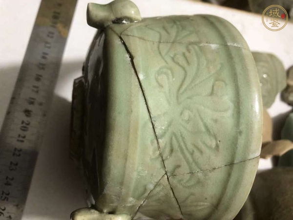 古玩陶瓷龍泉青瓷刻花爐真品鑒賞圖