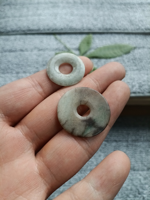 古玩玉器(一個(gè)小幾百的平安扣)清代天然翡翠“平安扣”拍賣,當(dāng)前價(jià)格777元