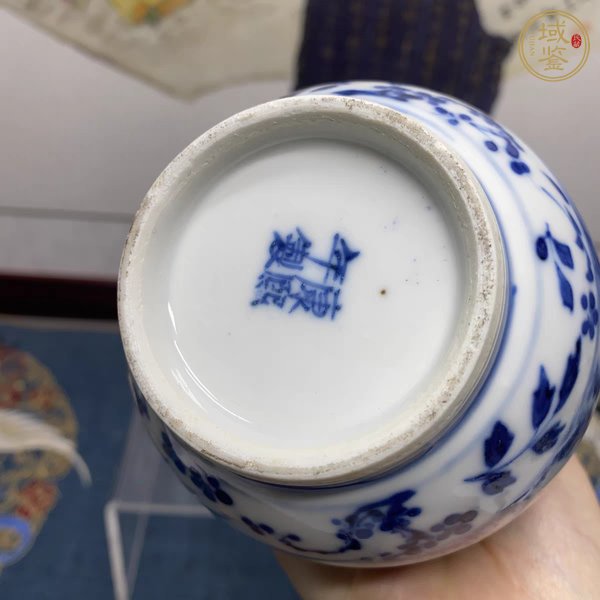 古玩陶瓷十二生肖青花錐把瓶真品鑒賞圖