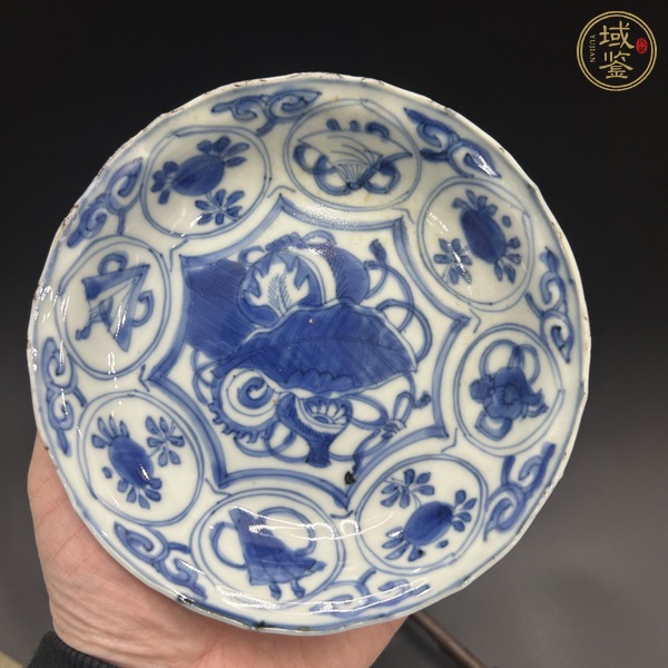 古玩陶瓷青花八寶紋花口盤真品鑒賞圖