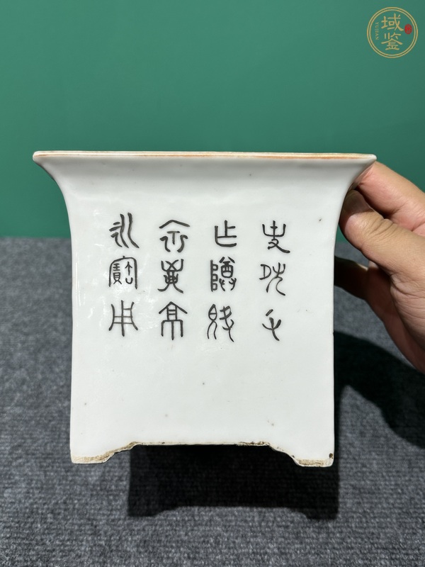 古玩陶瓷清代晚期淺降彩名家方家珍花鳥紋花盆真品鑒賞圖