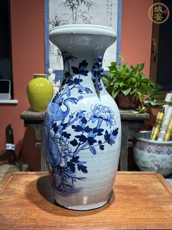 古玩陶瓷清代咸豐青花花鳥紋賞瓶真品鑒賞圖