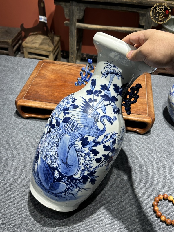 古玩陶瓷清代咸豐青花花鳥紋賞瓶真品鑒賞圖