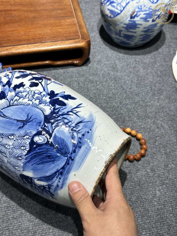 古玩陶瓷清代咸豐青花花鳥紋賞瓶真品鑒賞圖