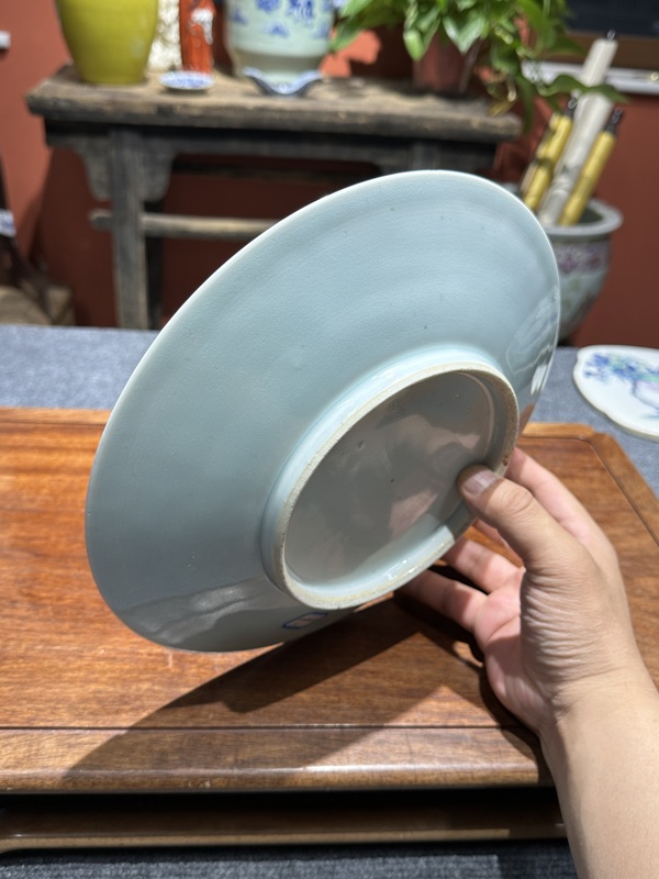 古玩陶瓷清代乾隆青花纏枝蓮紋盤拍賣,當前價格2800元