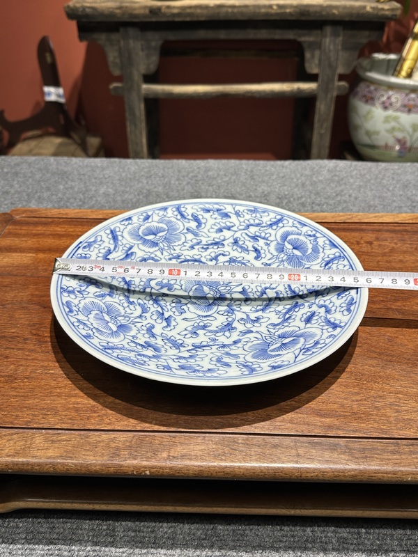 古玩陶瓷清代乾隆青花纏枝蓮紋盤拍賣,當前價格2800元