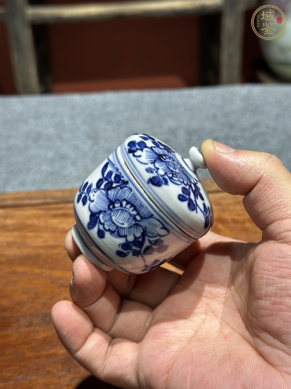 古玩陶瓷清代嘉道青花花卉紋蓋缸真品鑒賞圖