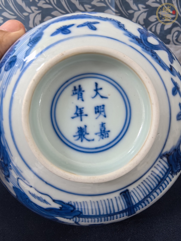 古玩陶瓷花卉紋青花碗真品鑒賞圖