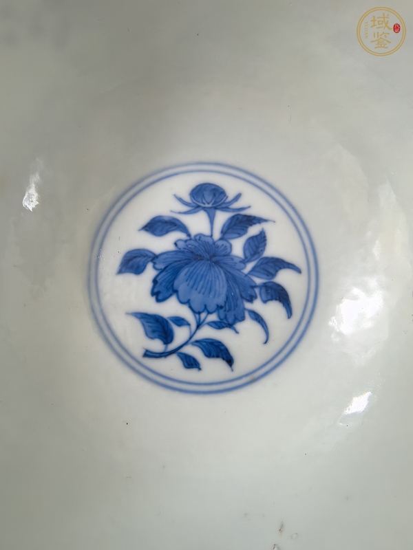 古玩陶瓷花卉紋青花碗真品鑒賞圖