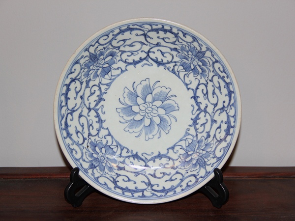 古玩陶瓷清嘉慶?青花淡描纏枝花卉紋盤（細路、款正）拍賣，當前價格918元