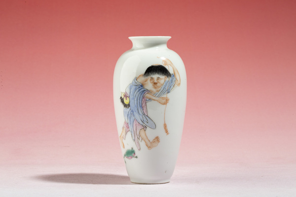 古玩轉(zhuǎn)賣(mài)民國(guó)·粉彩劉海戲金蟾紋小瓶拍賣(mài),當(dāng)前價(jià)格0元