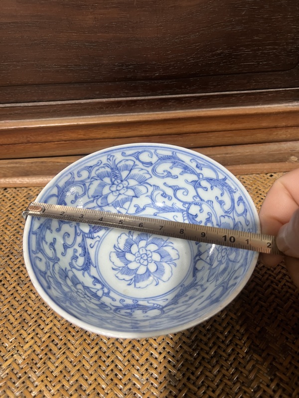 古玩陶瓷外藍釉內(nèi)青花纏枝花卉紋青花小碗拍賣，當(dāng)前價格6500元