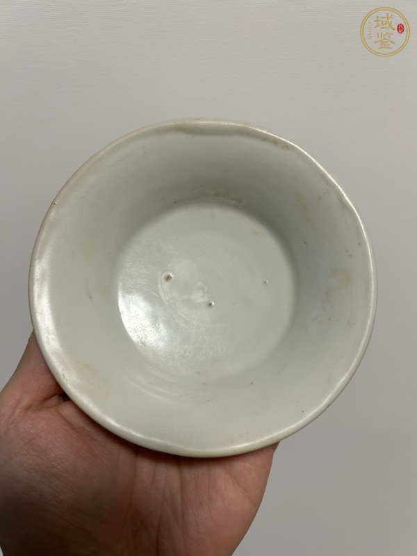 古玩陶瓷甜白釉茶碗真品鑒賞圖