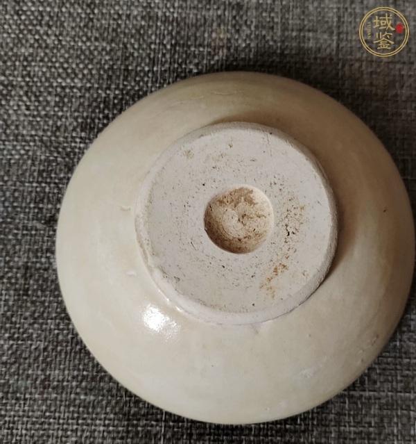 古玩陶瓷唐代鞏縣窯玉璧底盞真品鑒賞圖