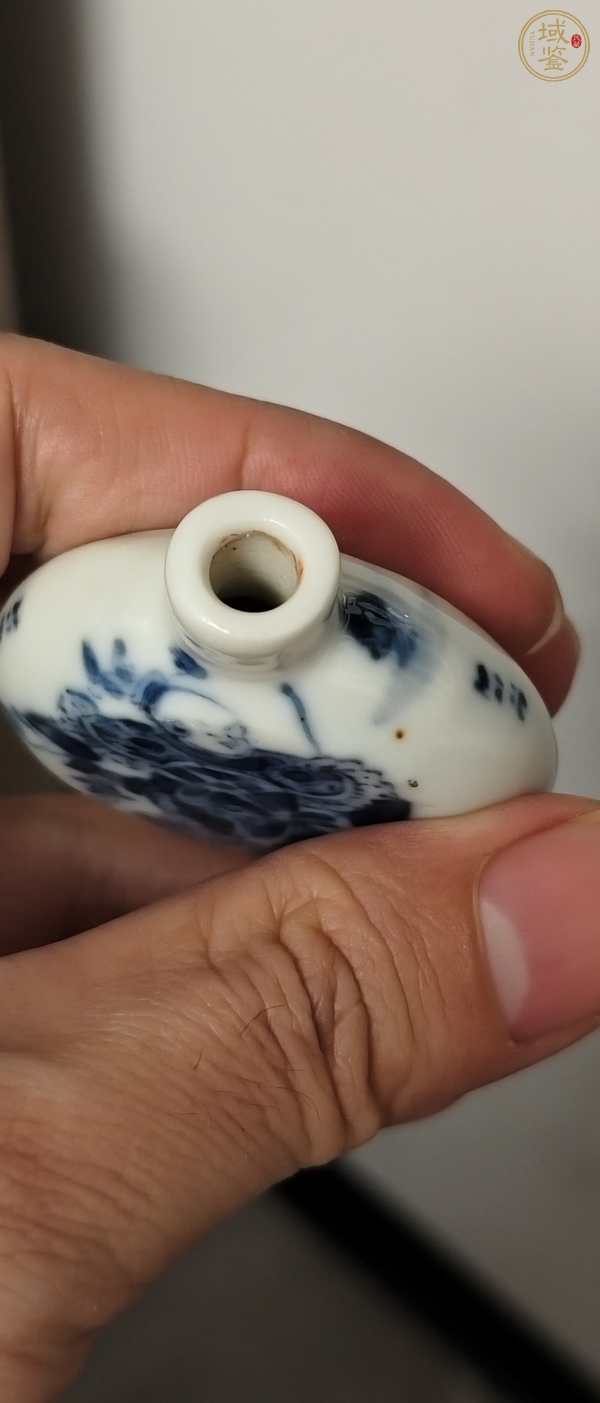 古玩陶瓷青花人物紋鼻煙壺真品鑒賞圖