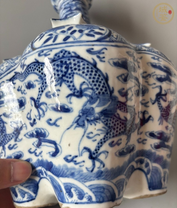 古玩陶瓷龍紋青花五孔花插真品鑒賞圖