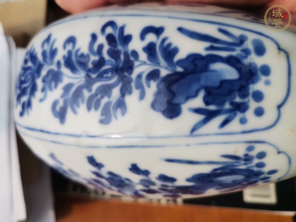 古玩陶瓷花卉紋青花瓶真品鑒賞圖