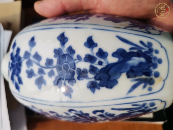 古玩陶瓷花卉紋青花瓶真品鑒賞圖