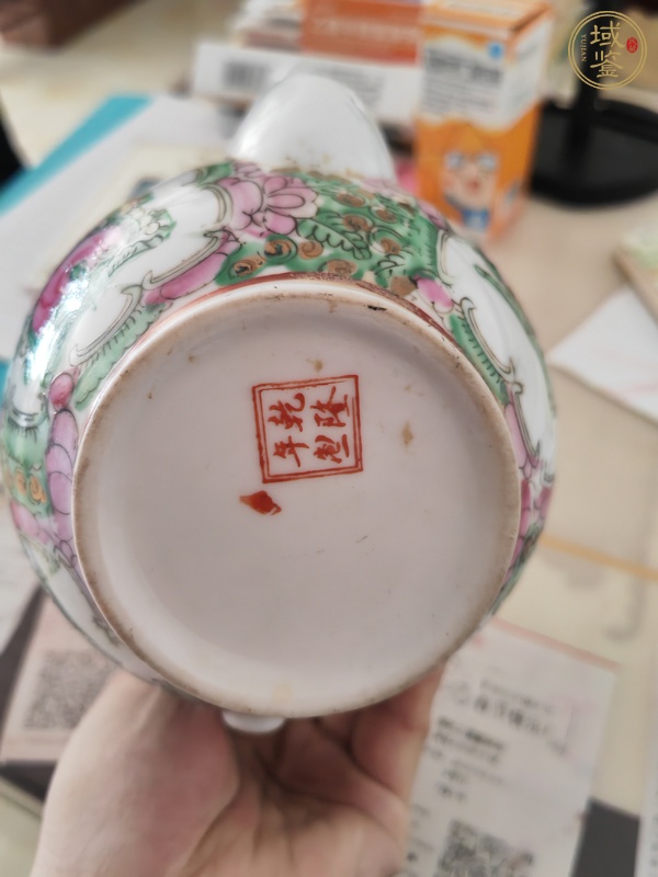 古玩陶瓷廣彩花鳥(niǎo)紋茶壺真品鑒賞圖