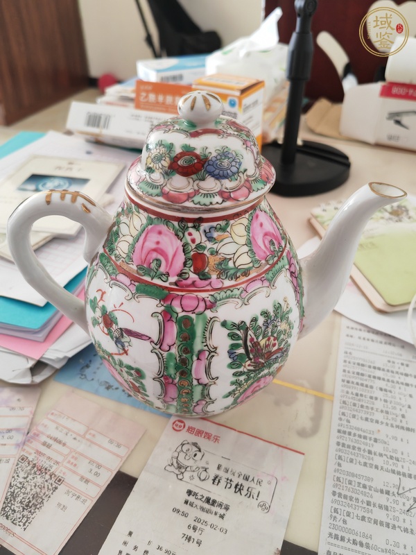 古玩陶瓷廣彩花鳥(niǎo)紋茶壺真品鑒賞圖