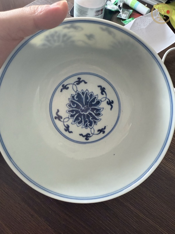 古玩陶瓷花卉紋青花碗真品鑒賞圖