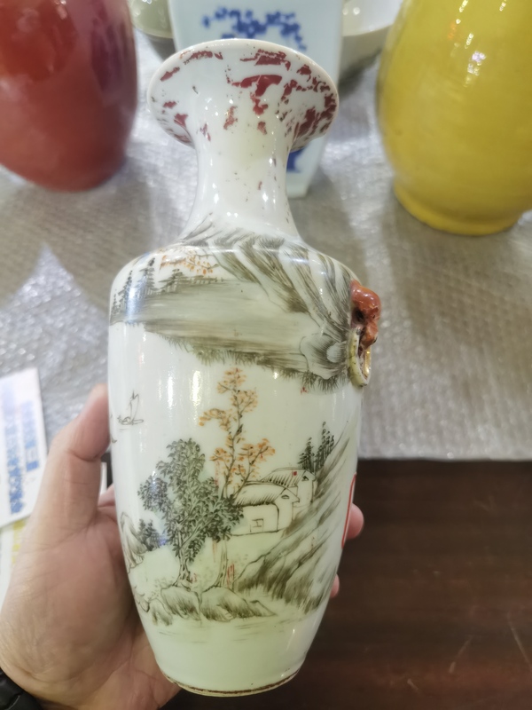 古玩陶瓷山水紋瓶拍賣，當(dāng)前價(jià)格2600元