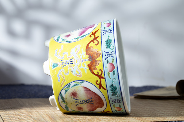 古玩陶瓷晚清·黃地粉彩福壽紋花盆拍賣,當前價格14252元