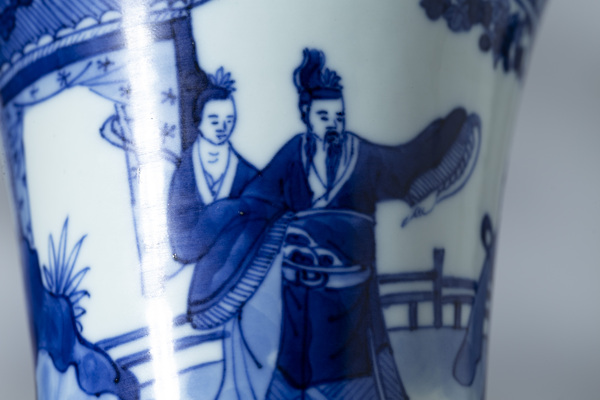 古玩陶瓷清末民初·青花人物花卉紋花觚拍賣,當前價格6596元