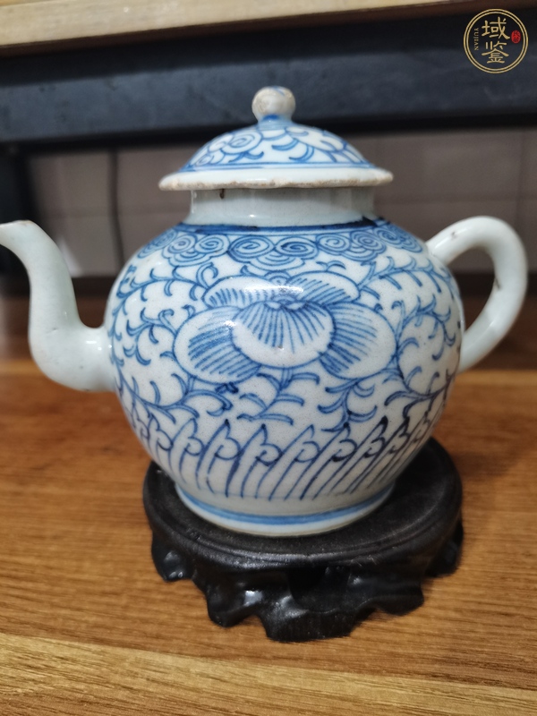 古玩陶瓷青花淡描花卉紋茶壺真品鑒賞圖