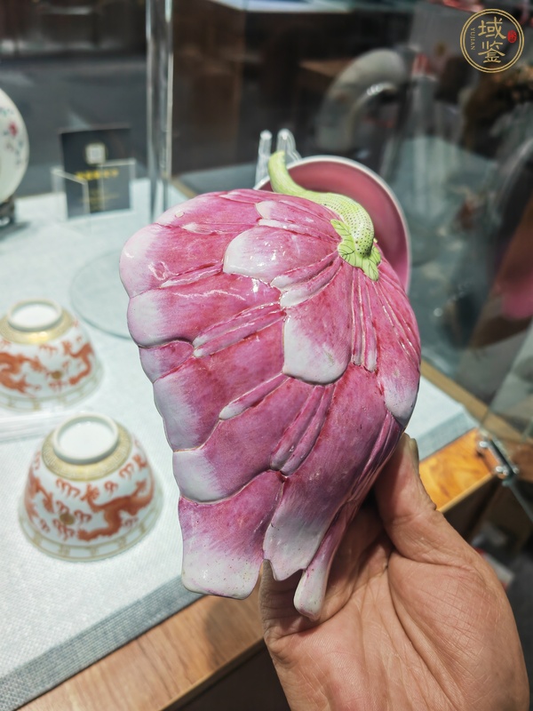 古玩陶瓷蓮花造型秋操杯真品鑒賞圖