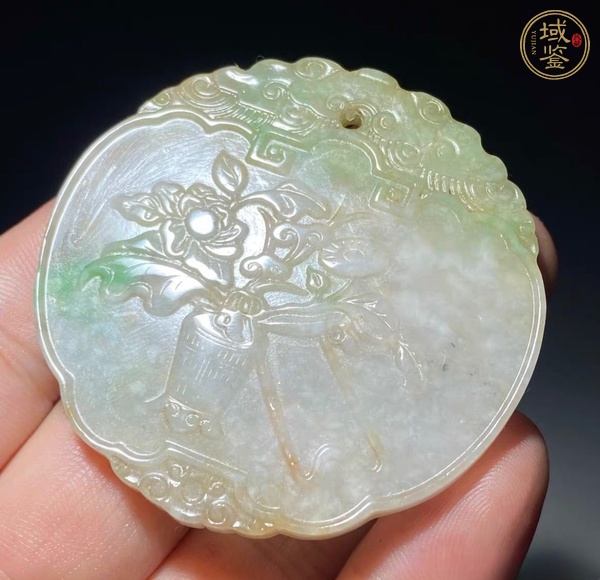 古玩玉器天然翡翠雕“花卉紋牌”真品鑒賞圖