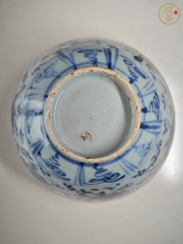 古玩陶瓷青花纏枝花卉紋茶碗真品鑒賞圖