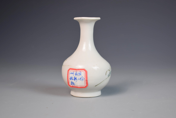 古玩陶瓷清晚期粉彩人物故事紋玉壺春瓶拍賣，當(dāng)前價格236元