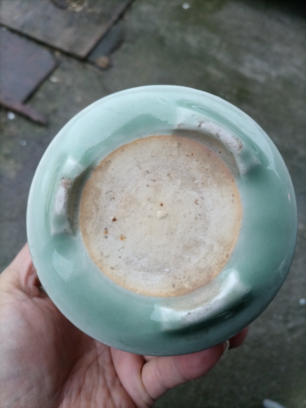 古玩陶瓷豆青釉刻花三足爐拍賣,當前價格1000元
