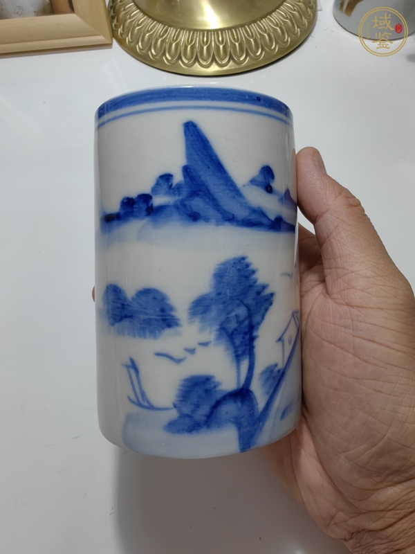 古玩陶瓷山水紋青花筆筒真品鑒賞圖