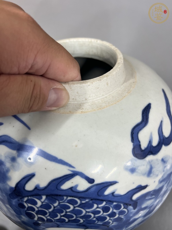 古玩陶瓷麒麟紋青花罐真品鑒賞圖