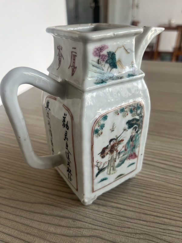 古玩陶瓷清同治粉彩人物故事紋茶壺拍賣(mài),當(dāng)前價(jià)格3288元