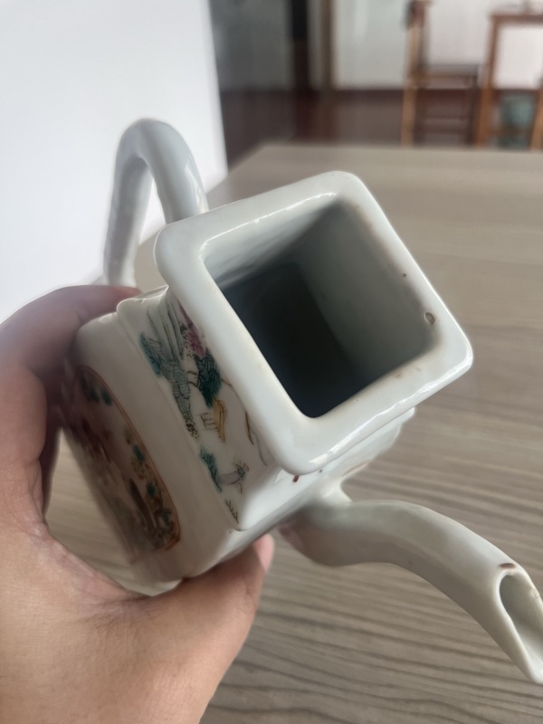古玩陶瓷清同治粉彩人物故事紋茶壺拍賣(mài),當(dāng)前價(jià)格3288元