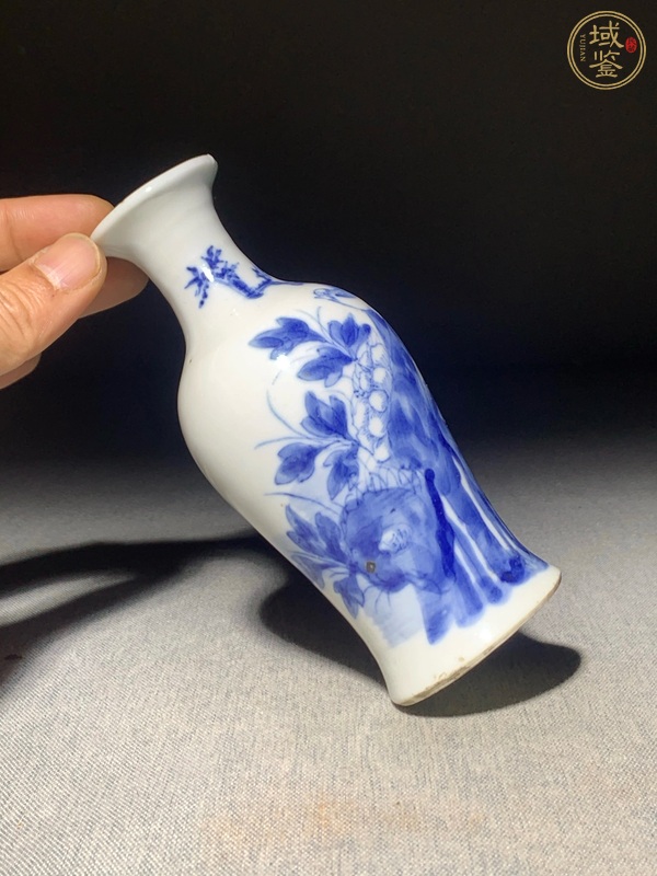 古玩陶瓷花鳥紋青花觀音瓶真品鑒賞圖