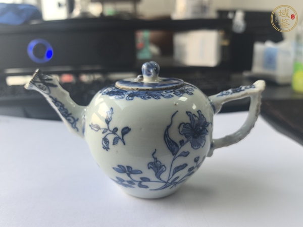 古玩陶瓷青花花卉紋茶壺真品鑒賞圖