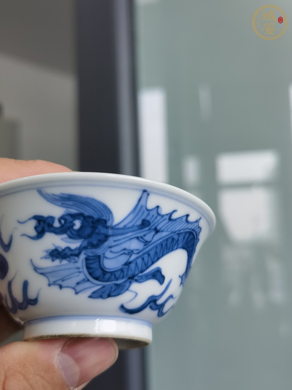 古玩陶瓷龍紋青花杯真品鑒賞圖