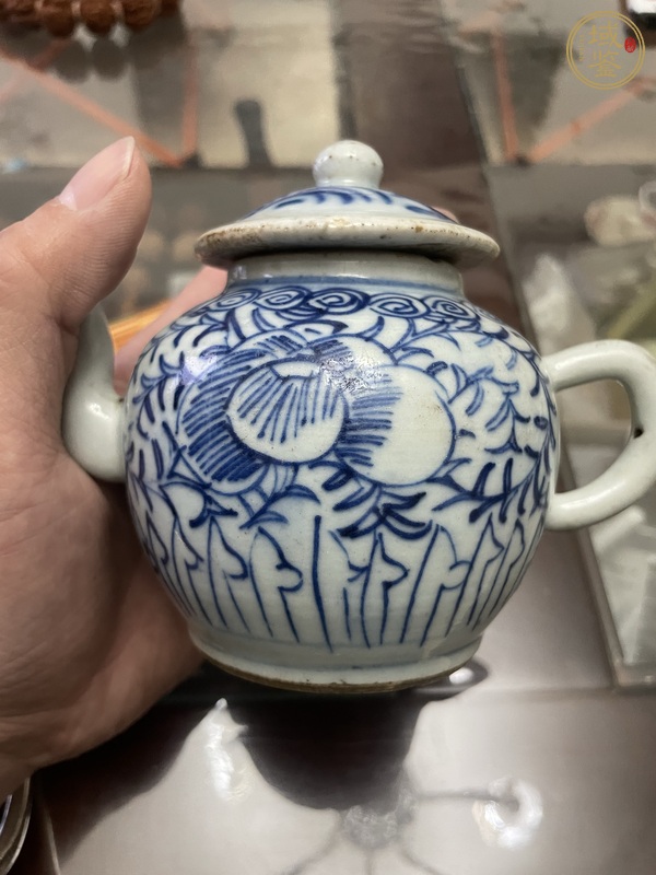 古玩陶瓷青花淡描花卉紋茶壺真品鑒賞圖