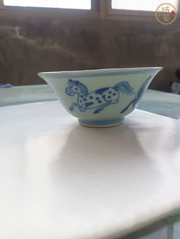 古玩陶瓷青花八駿圖茶碗真品鑒賞圖